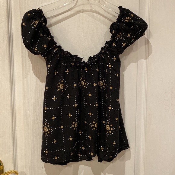 Revolve Auguste Off-Shoulder Top - Picture 5 of 5